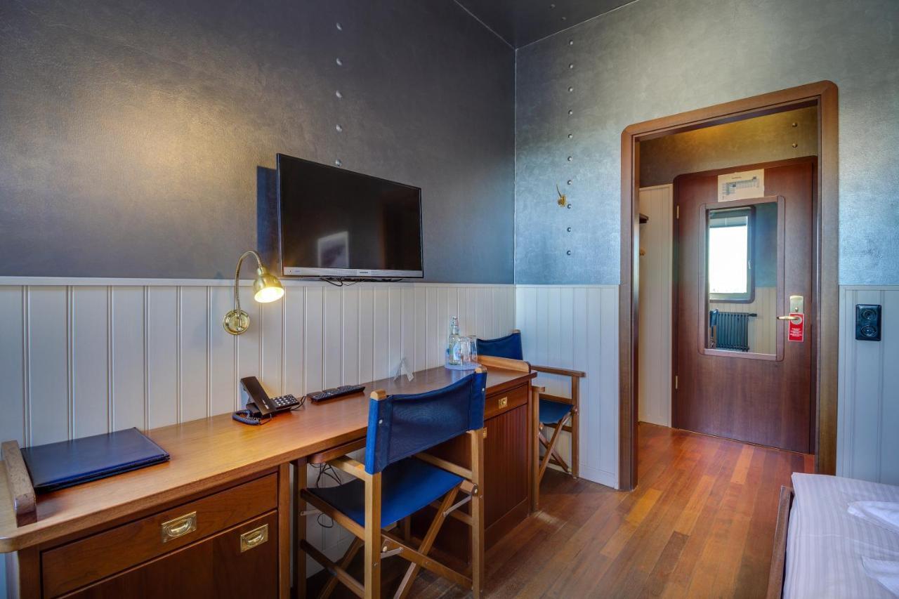 Hotel Doemitzer Hafen ภายนอก รูปภาพ
